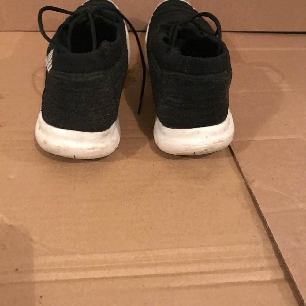 Sneaker - Picture 3 of 4